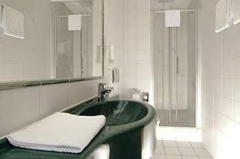 Hotel Koenigin Olga Ellwangen Esterno foto