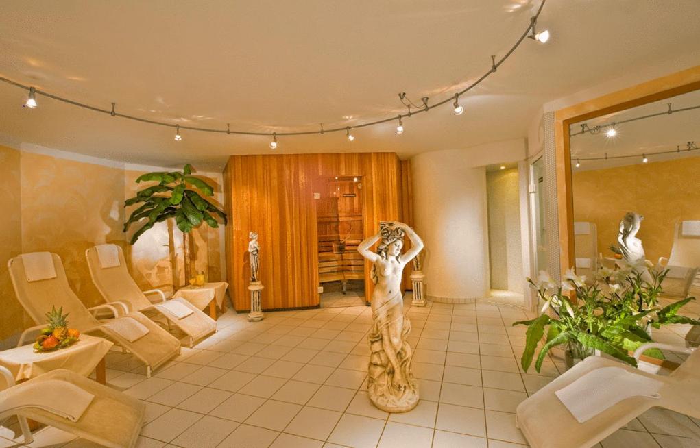 Hotel Koenigin Olga Ellwangen Esterno foto