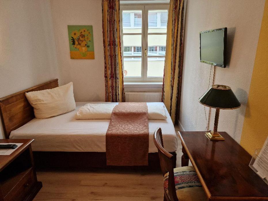 Hotel Koenigin Olga Ellwangen Esterno foto